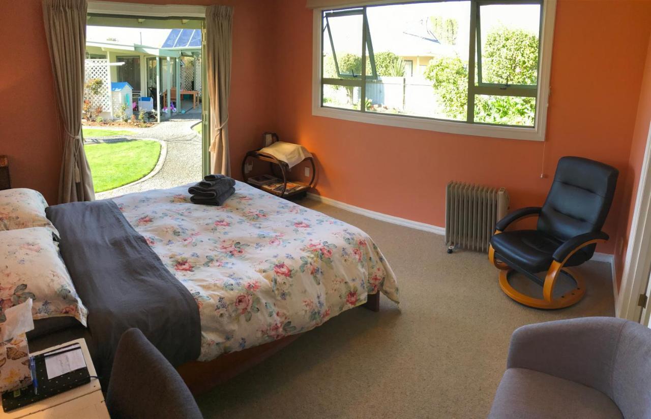 Cosy, Central Greytown Sleepout Bagian luar foto